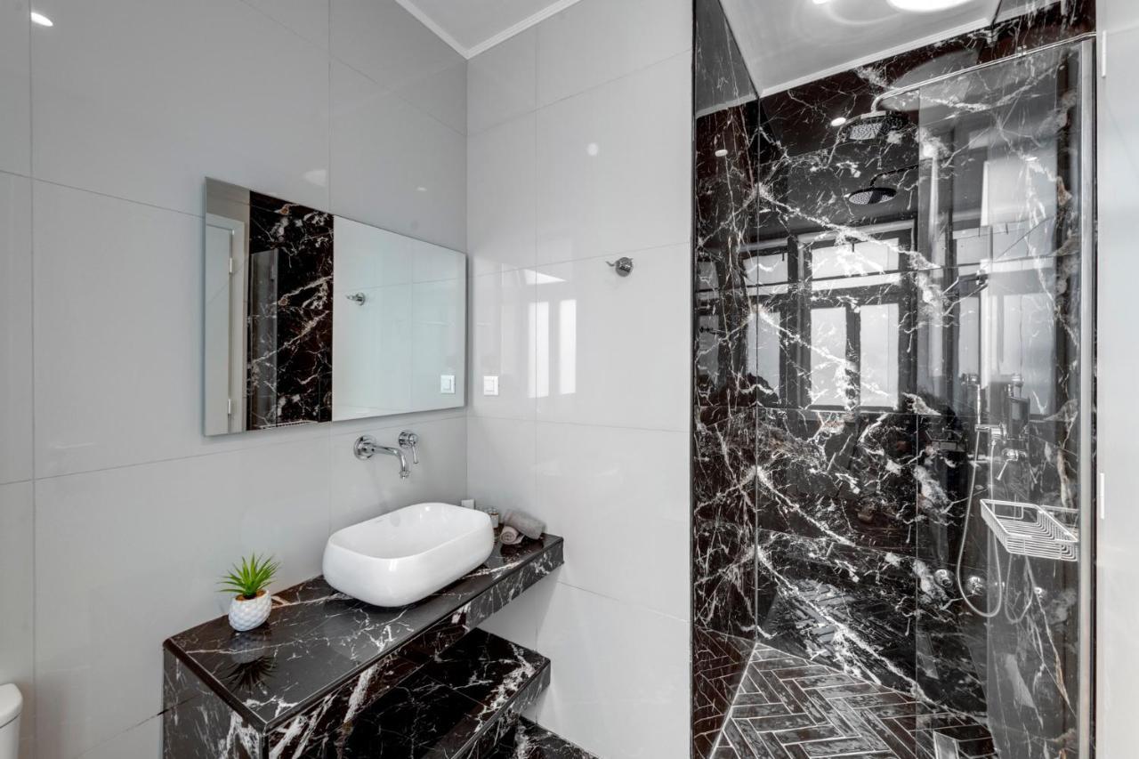 Amare Boutique Suites Ermoupoli Bagian luar foto