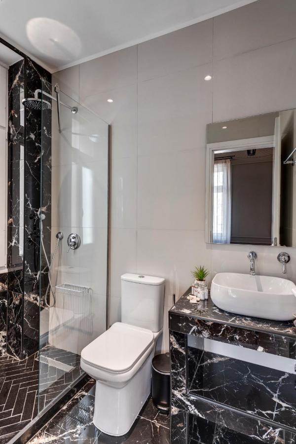 Amare Boutique Suites Ermoupoli Bagian luar foto