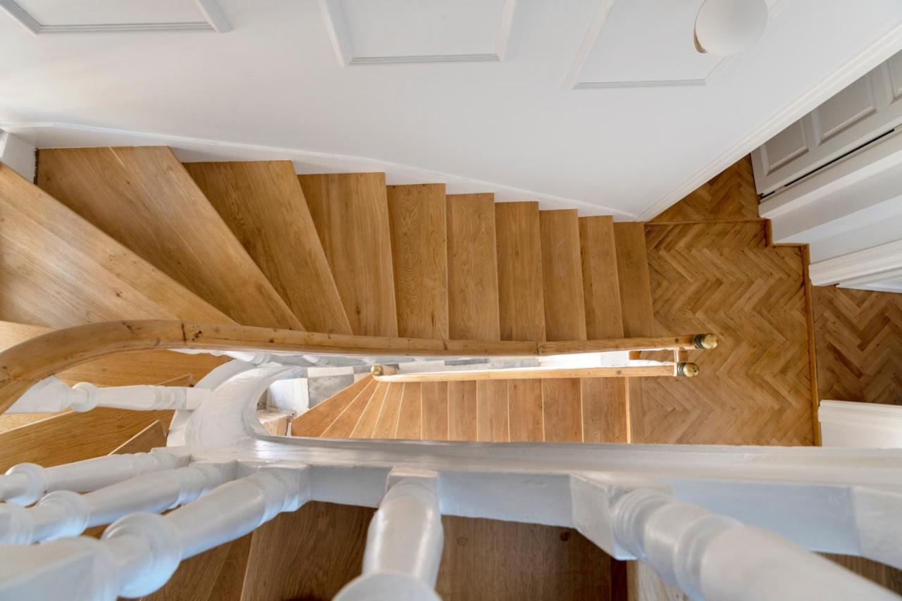 Amare Boutique Suites Ermoupoli Bagian luar foto