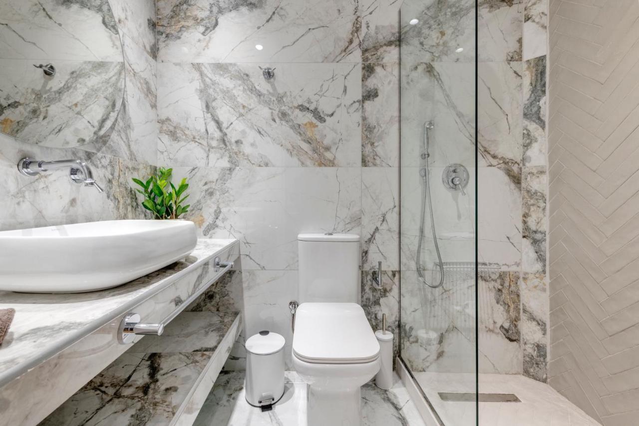 Amare Boutique Suites Ermoupoli Bagian luar foto