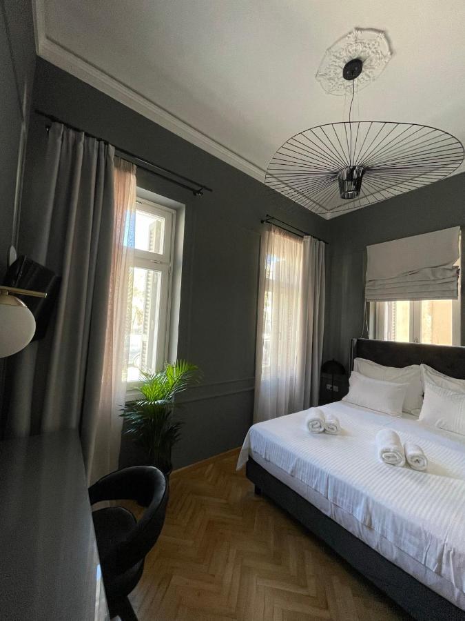 Amare Boutique Suites Ermoupoli Bagian luar foto