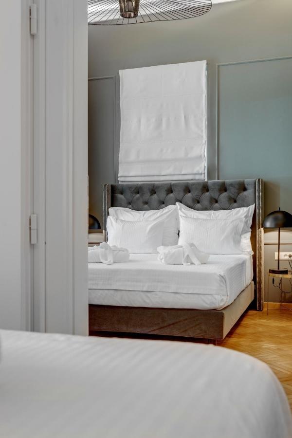 Amare Boutique Suites Ermoupoli Bagian luar foto